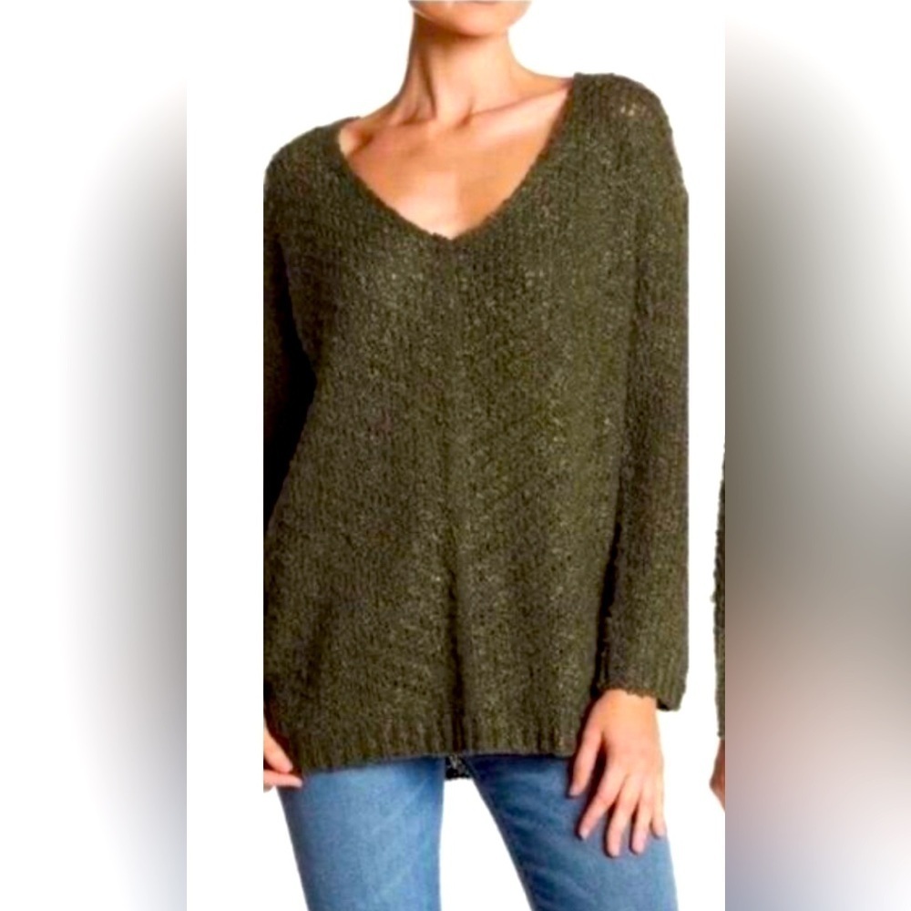 ASTR The Label - Olive Green Popcorn Boucle Deep V With Cutout Slashed Sweater M